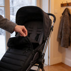 Lumiwee Mitten stroller bunting bag: unzipping the footmuff front