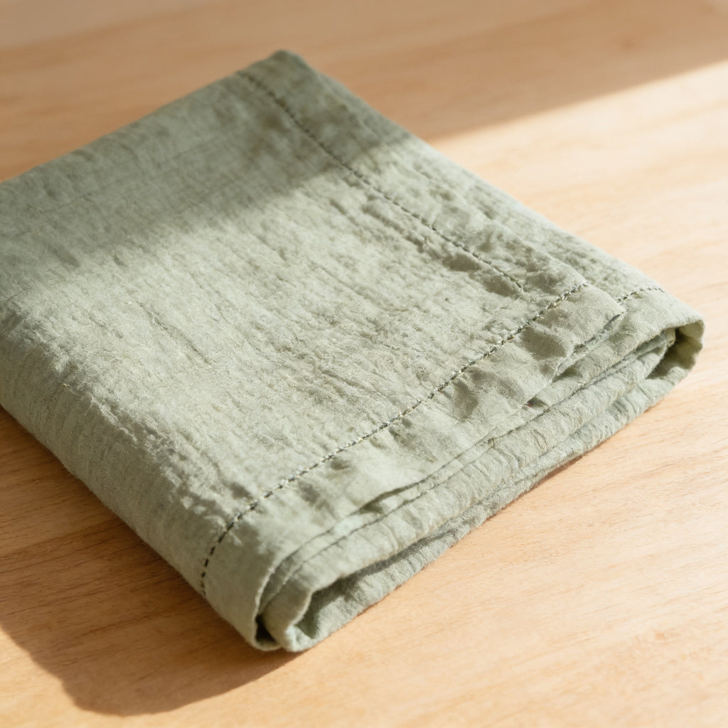 Lumiwee Gauze cotton nursing cover: close-up of the crinkled cotton gauze