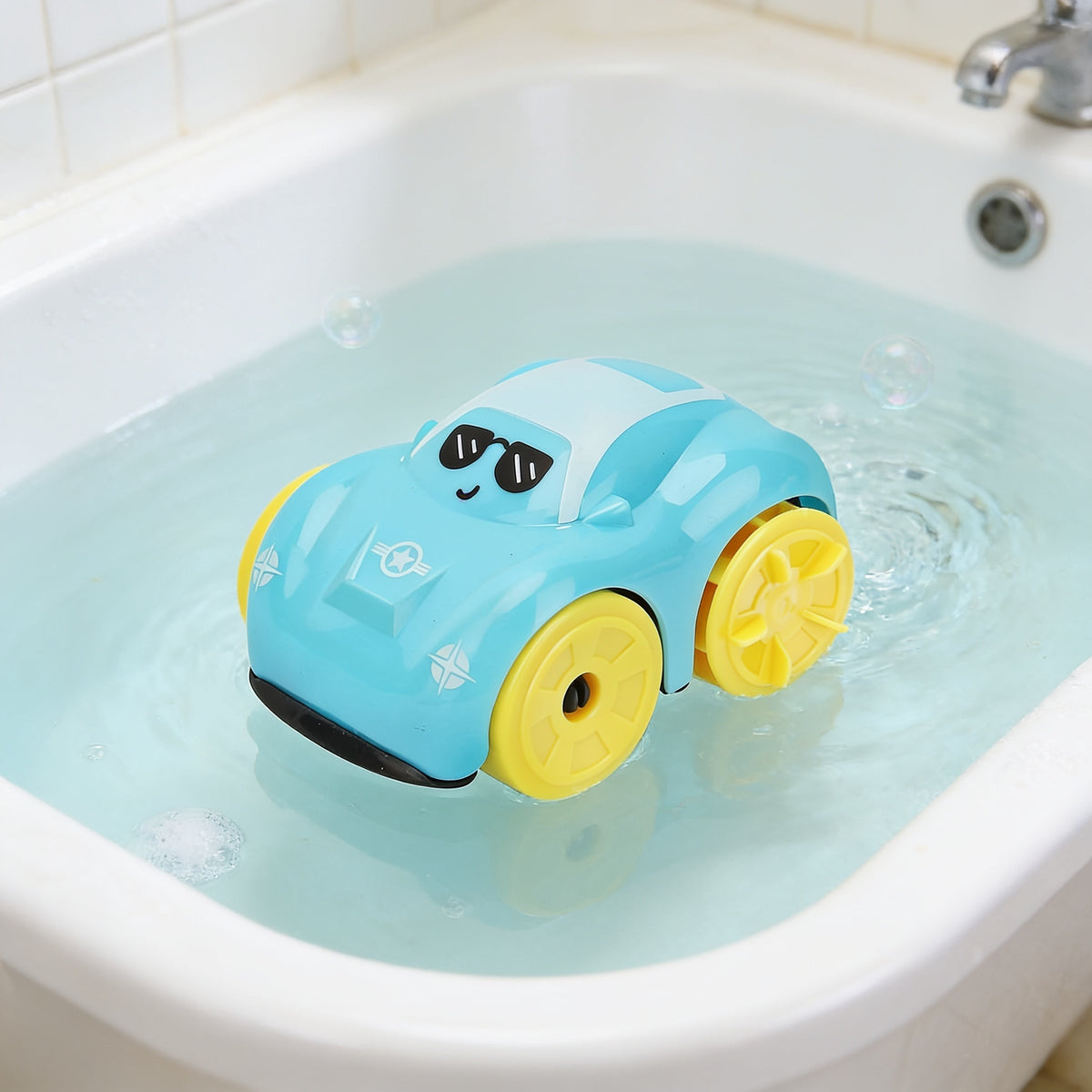 Lumiwee Paddle wind-up bath toy, Blue Car option, in a bright room