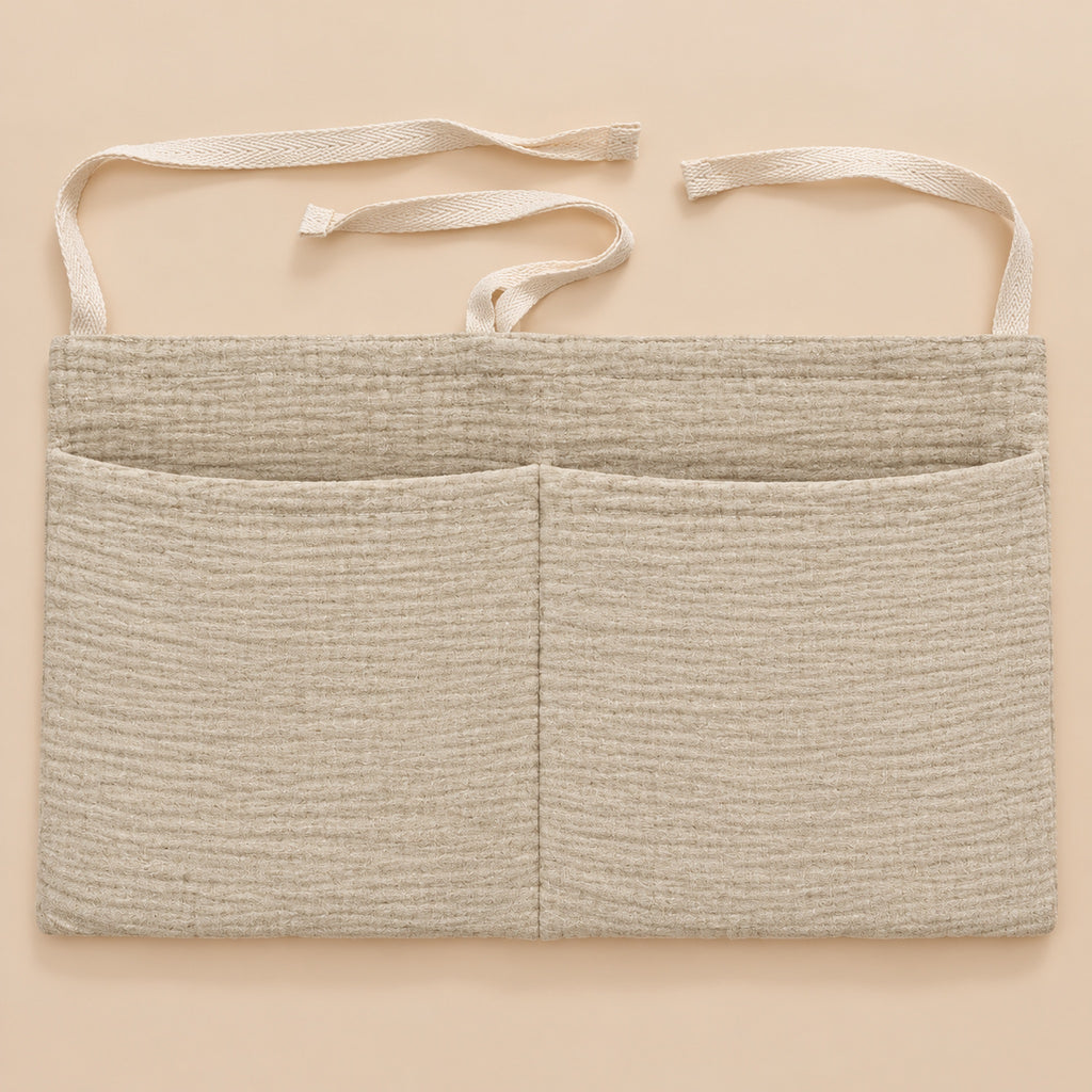 Close-up of crinkled cotton and the divider between two pockets