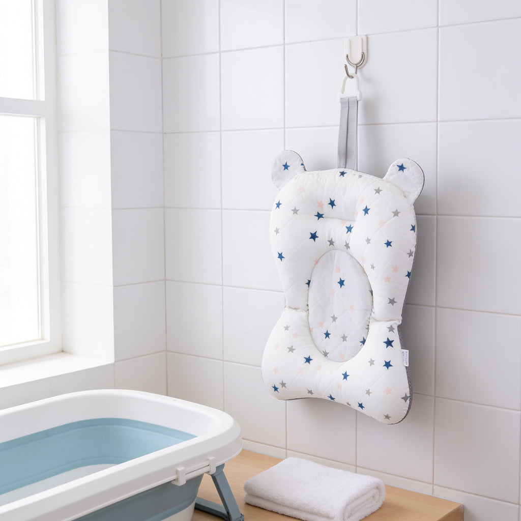 Lumiwee Starry baby bath support mat: the mat hanging on a hook to air-dry